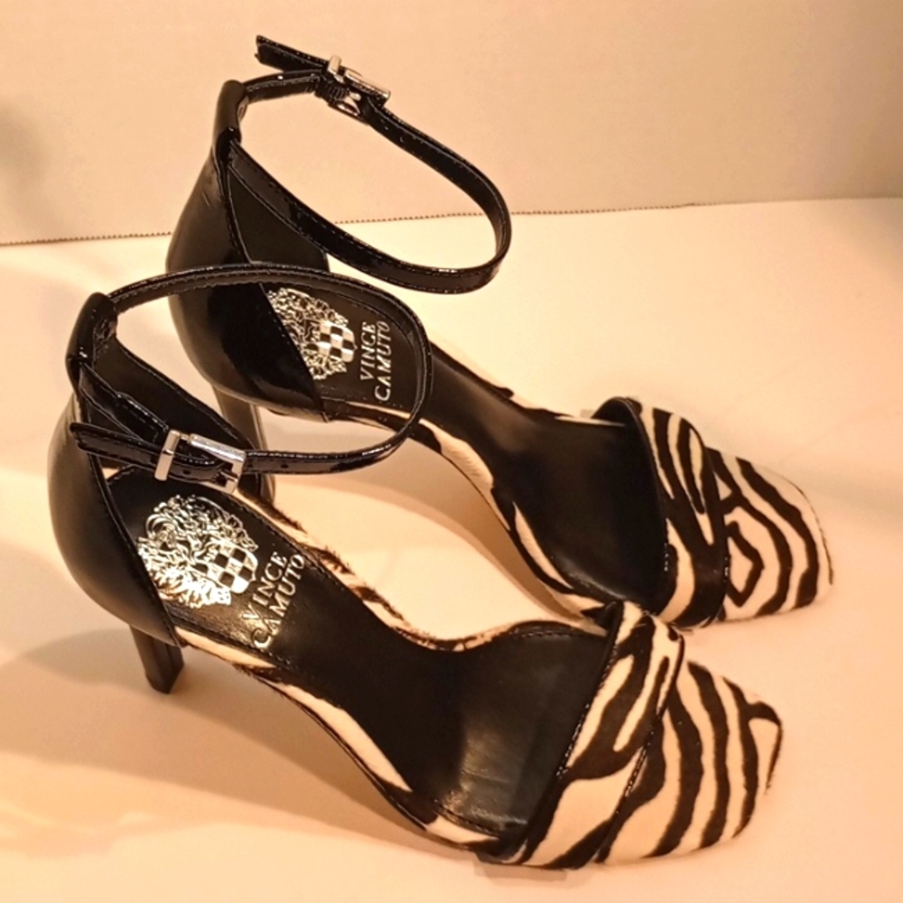 Vince Camuto Heeled Sandal - Picture 5 of 7